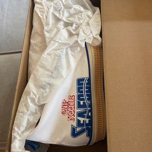 Converse Cup of Noodle